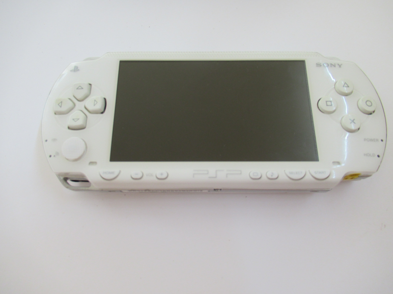 PSP 1000 Cermaic White with Custom Firmware ARK-4, 64GB, USB Charge and Data Cable, Region Free image #8